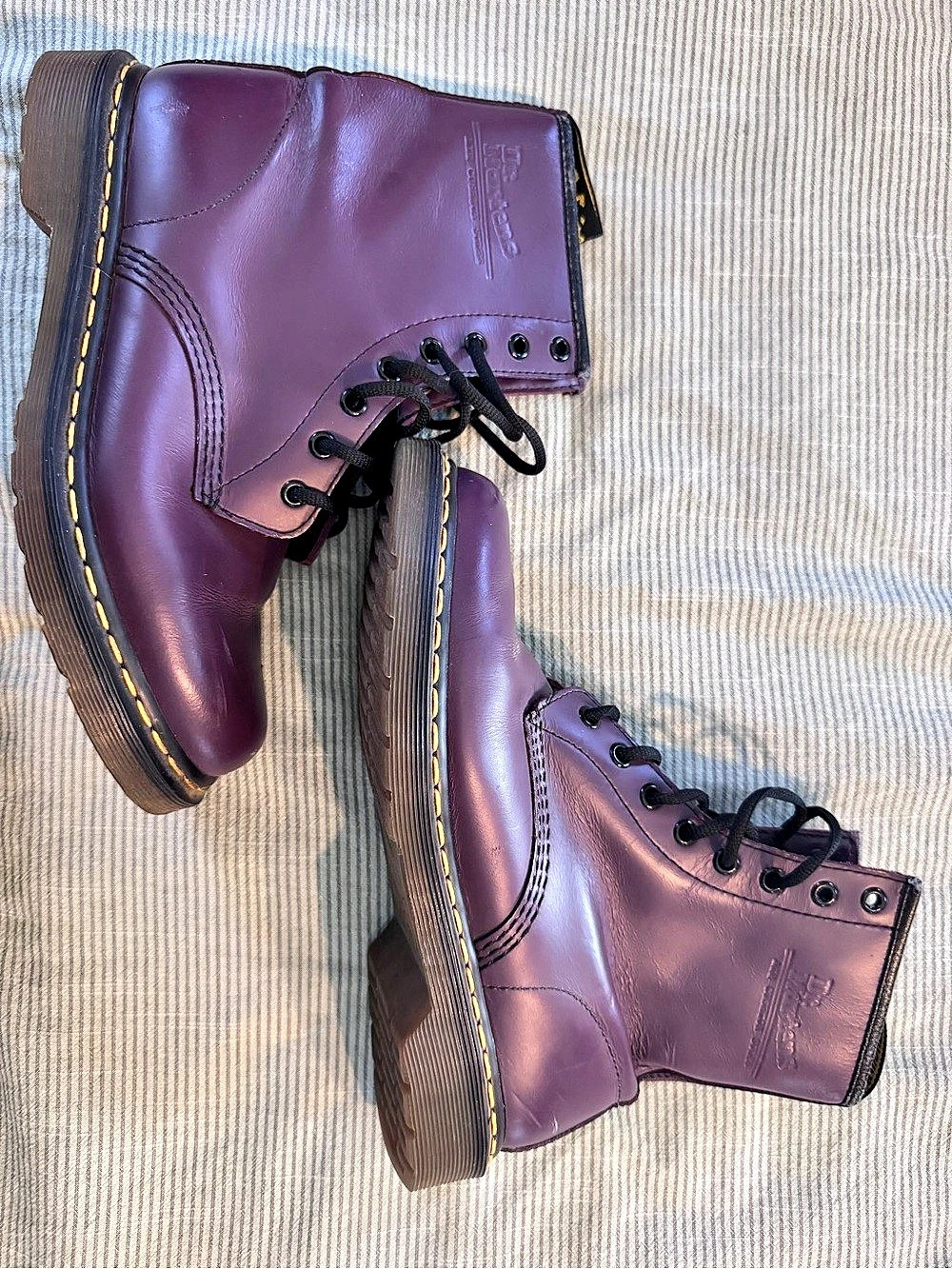 Dr. Martens 1460 Smooth Leather Lace-Up Boots Smooth Leather Combat Boots Purple